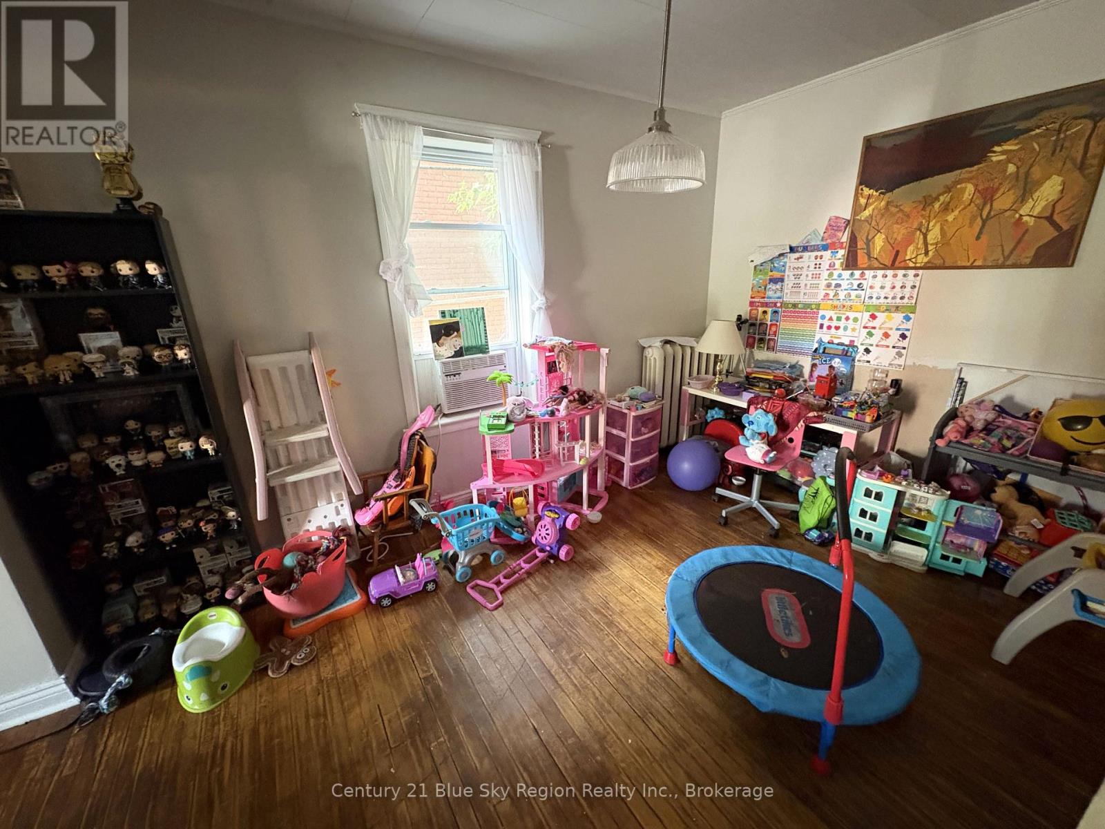 353 Regina Street, North Bay, Ontario  P1B 2J7 - Photo 3 - X12475397