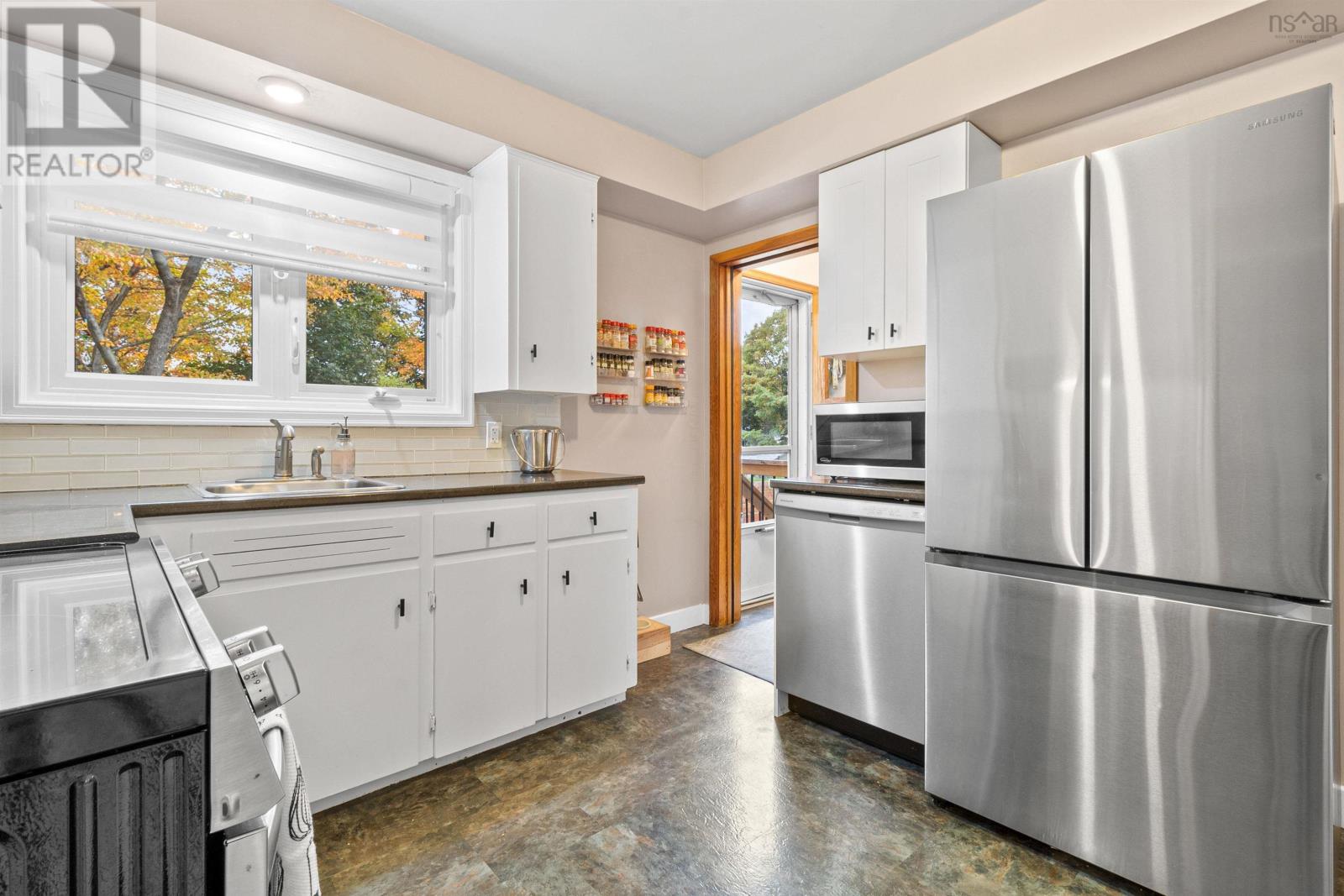 15 Laurier Street, Dartmouth, Nova Scotia  B3A 2G6 - Photo 14 - 202526391