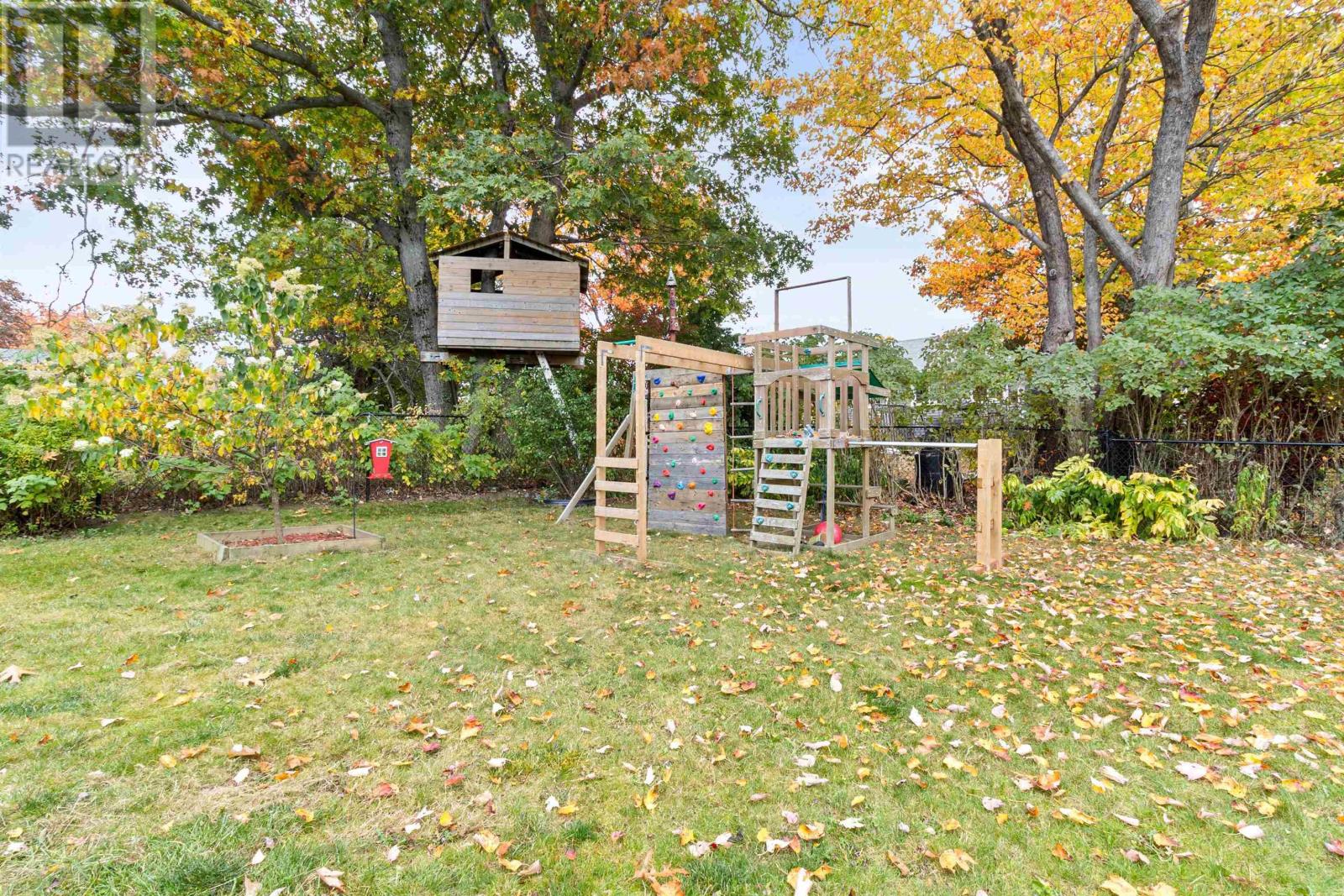 15 Laurier Street, Dartmouth, Nova Scotia  B3A 2G6 - Photo 39 - 202526391