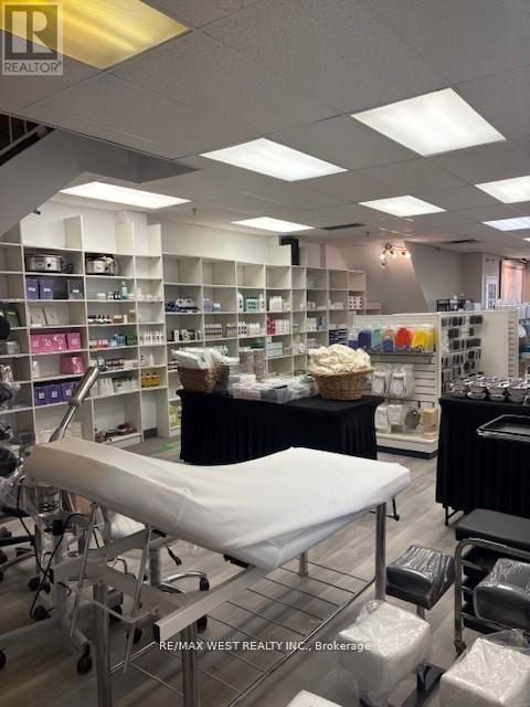 9 - 56 Pennsylvania Avenue, Vaughan, Ontario  L4K 3V9 - Photo 3 - N12482206