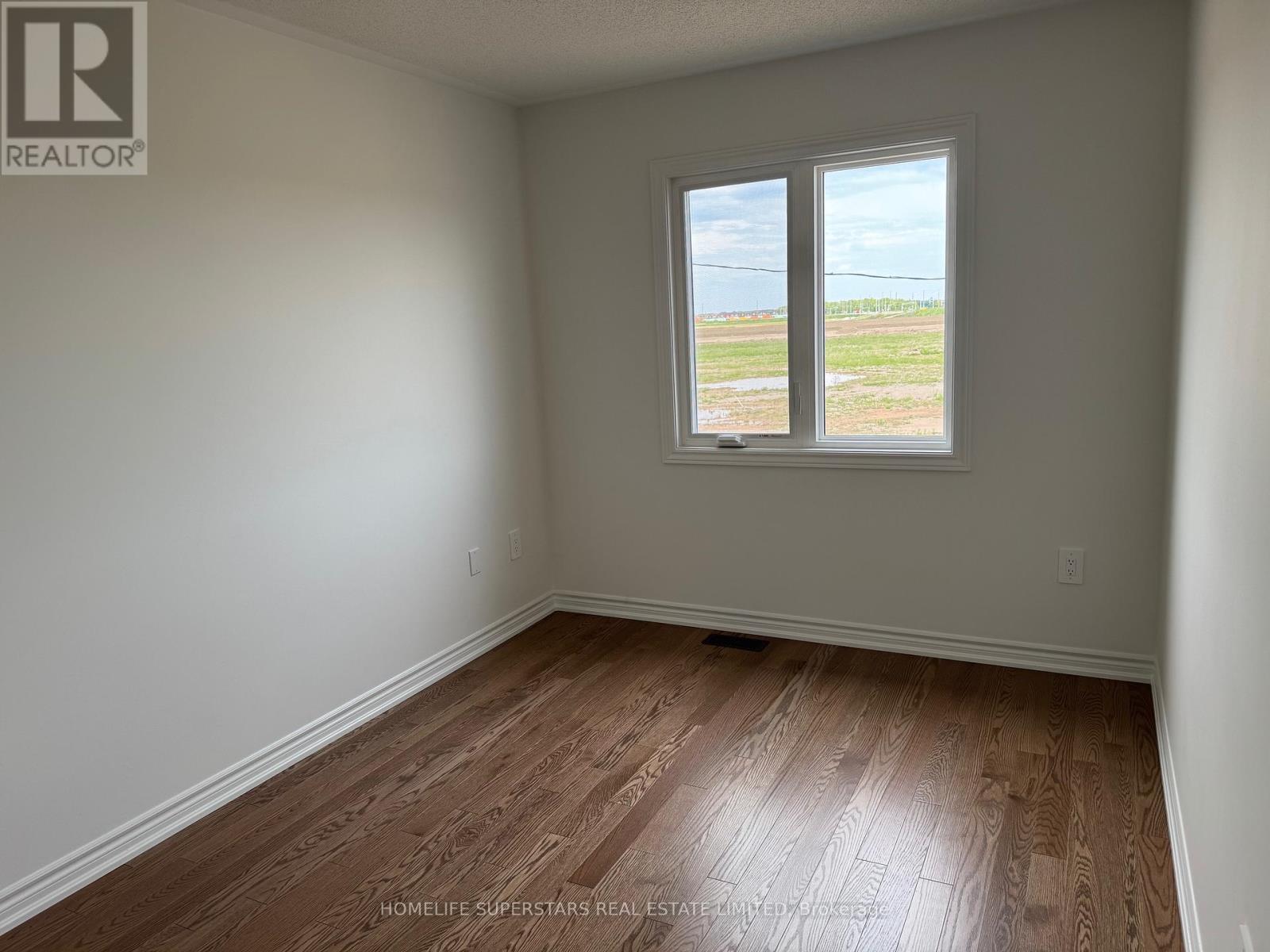 1583 Savoline Boulevard, Milton, Ontario  L9E 2G6 - Photo 6 - W12482197
