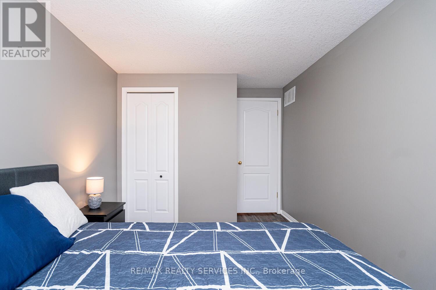 73 Montgomery Boulevard, Orangeville, Ontario  L9W 5H6 - Photo 28 - W12482198