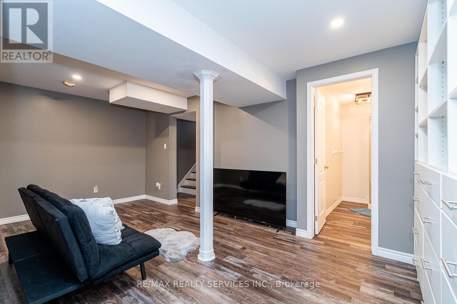 73 Montgomery Boulevard, Orangeville, Ontario  L9W 5H6 - Photo 35 - W12482198