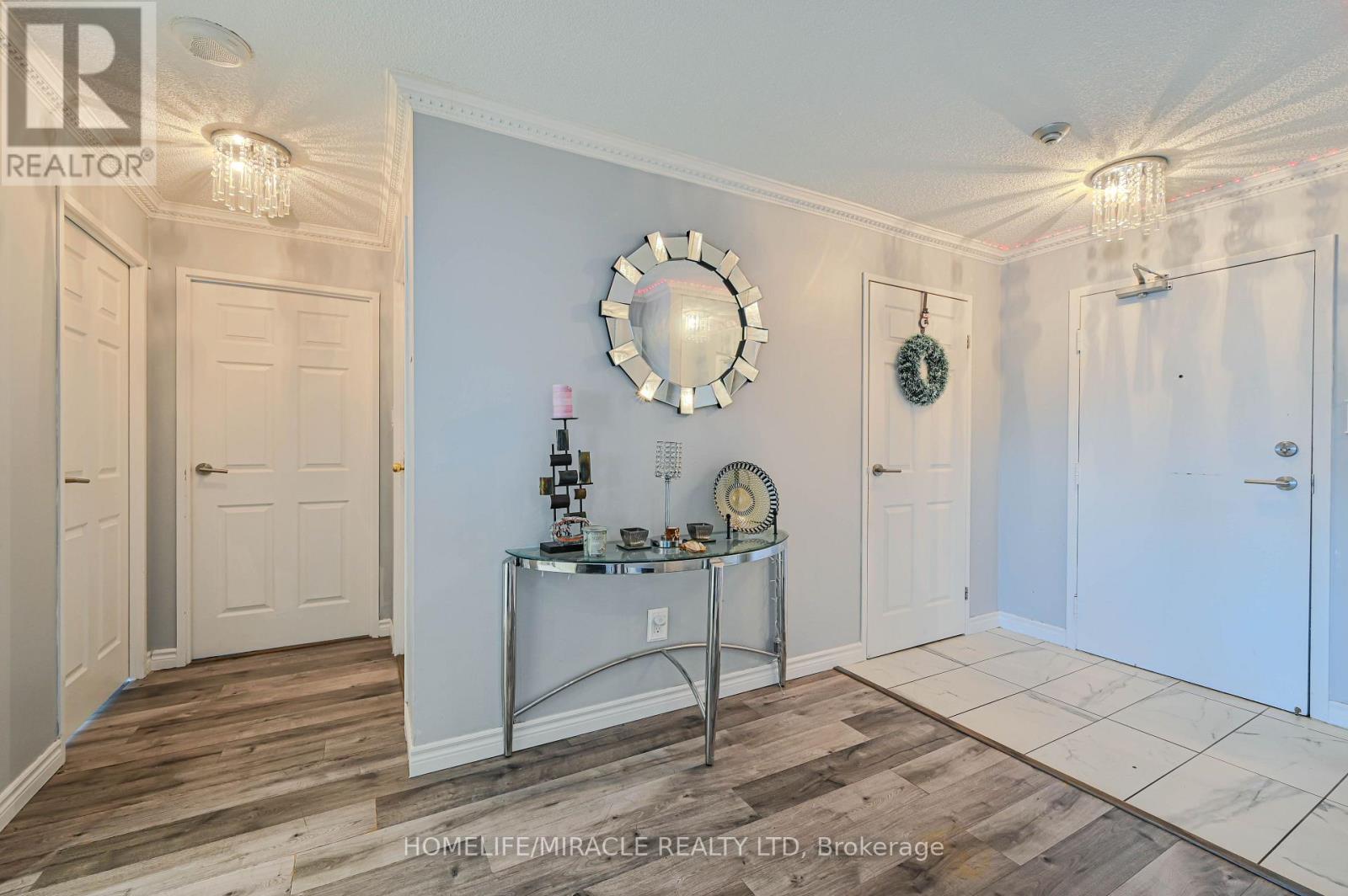 511 - 5 Rowntree Road, Toronto, Ontario  M9V 5G9 - Photo 5 - W12482203