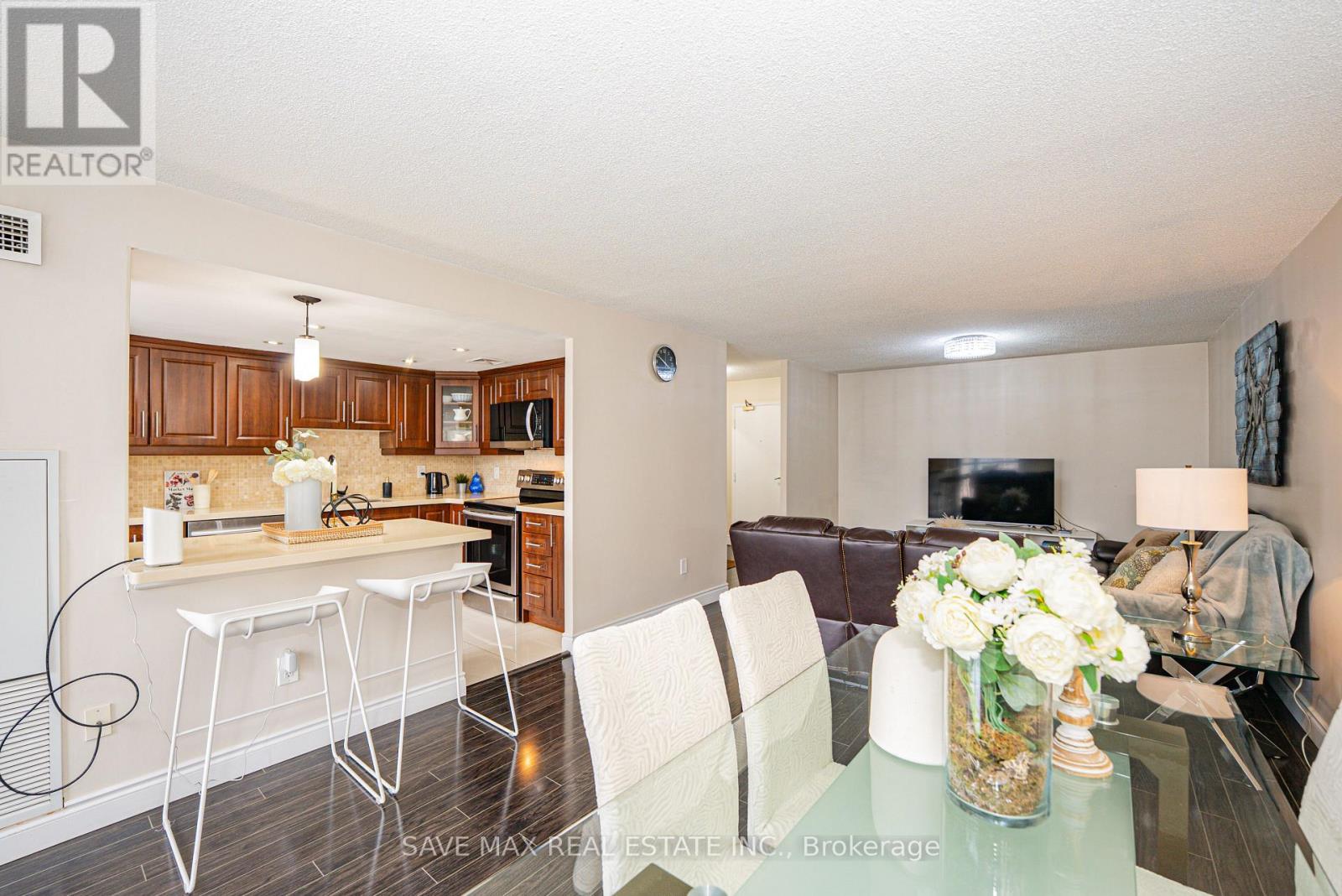 2207 - 350 Webb Drive, Mississauga, Ontario  L5B 3W4 - Photo 12 - W12482205