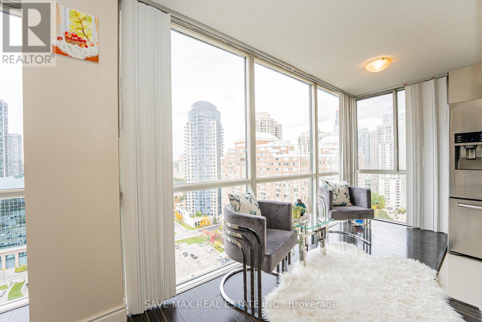 2207 - 350 Webb Drive, Mississauga, Ontario  L5B 3W4 - Photo 18 - W12482205