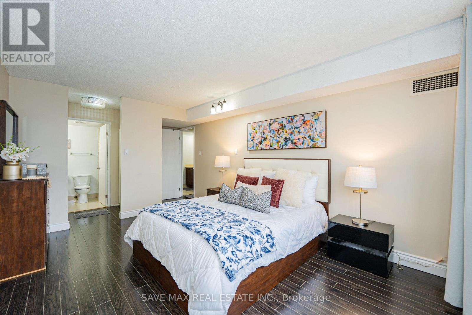 2207 - 350 Webb Drive, Mississauga, Ontario  L5B 3W4 - Photo 20 - W12482205