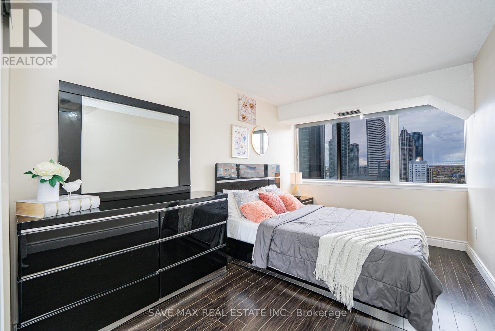 2207 - 350 Webb Drive, Mississauga, Ontario  L5B 3W4 - Photo 23 - W12482205