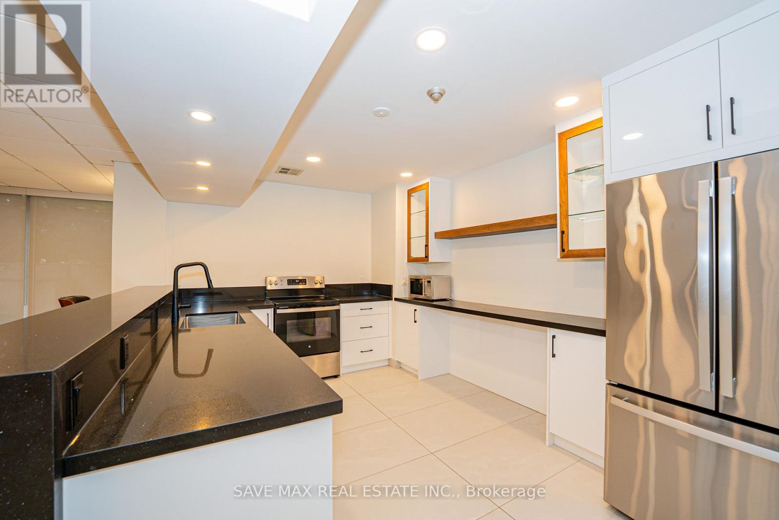 2207 - 350 Webb Drive, Mississauga, Ontario  L5B 3W4 - Photo 28 - W12482205