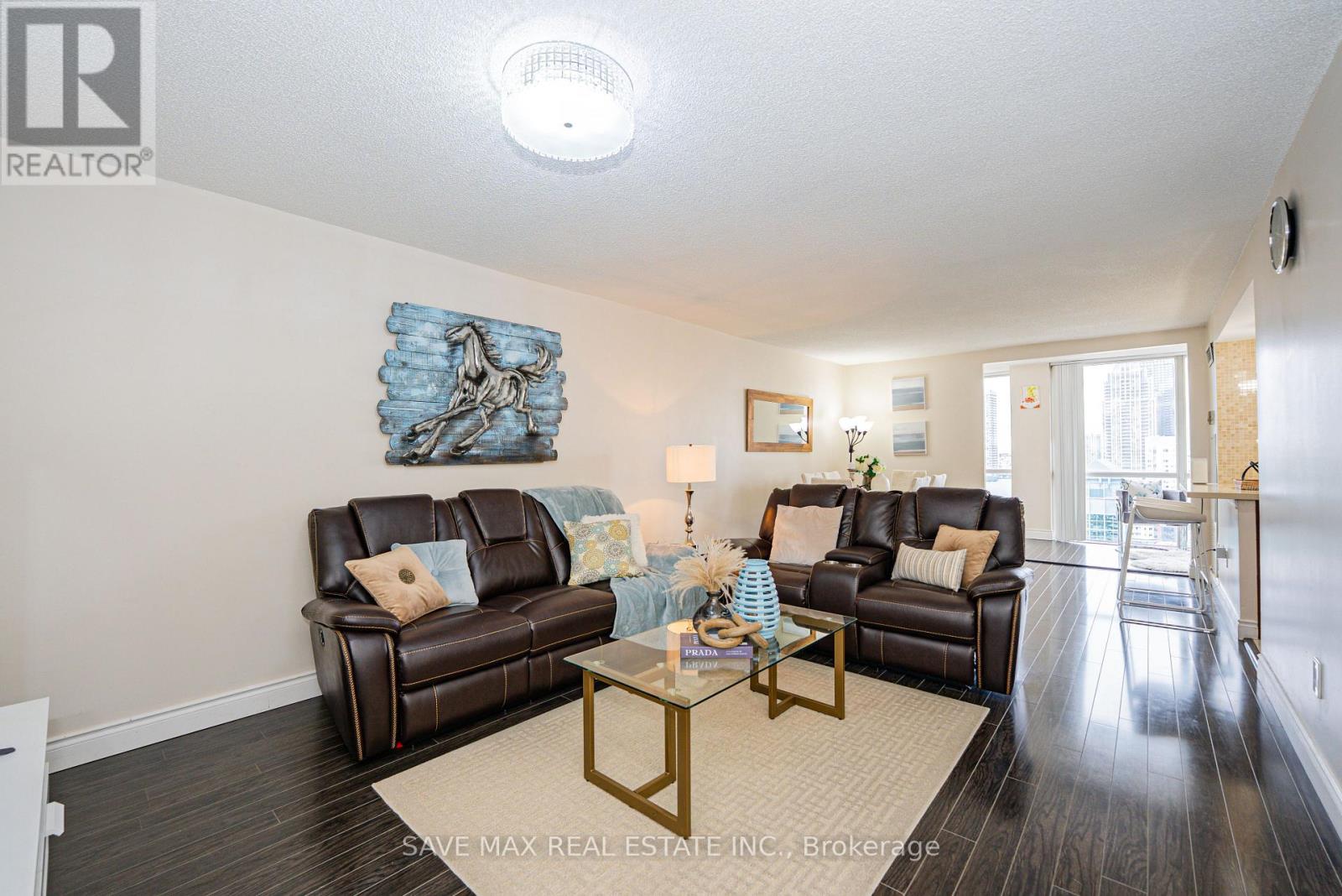 2207 - 350 Webb Drive, Mississauga, Ontario  L5B 3W4 - Photo 8 - W12482205