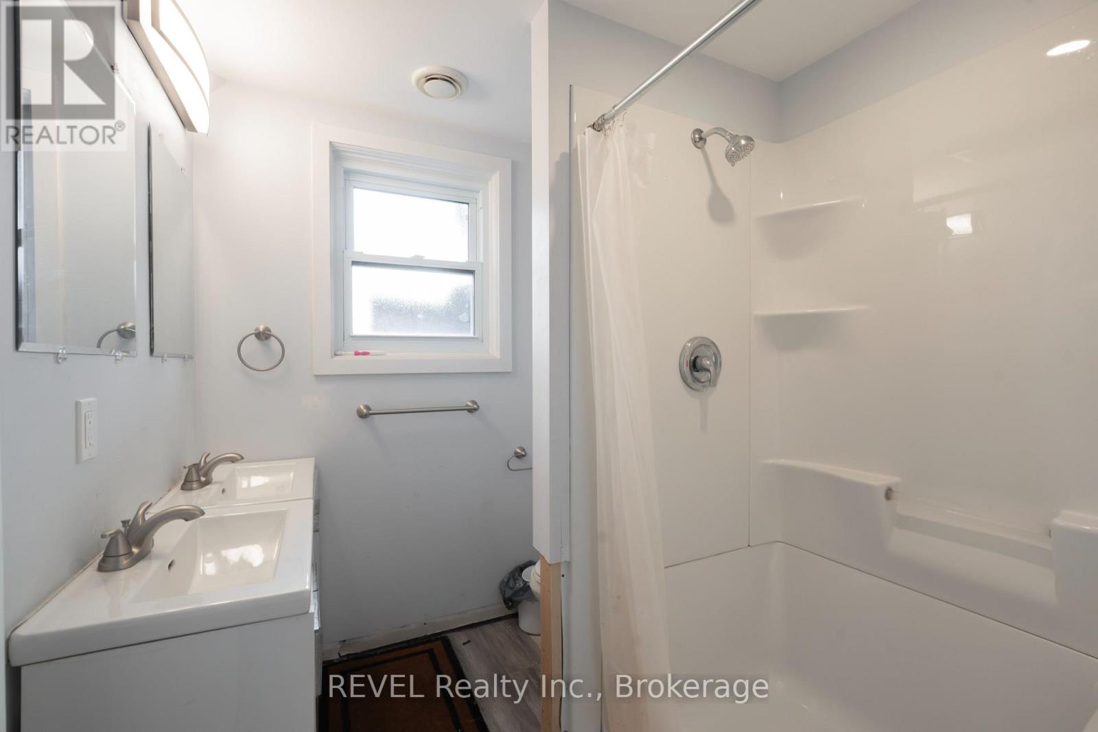 1269 1273 Larkin Road E, Niagara-On-The-Lake (River), Ontario  L0S 1J0 - Photo 31 - X12482234