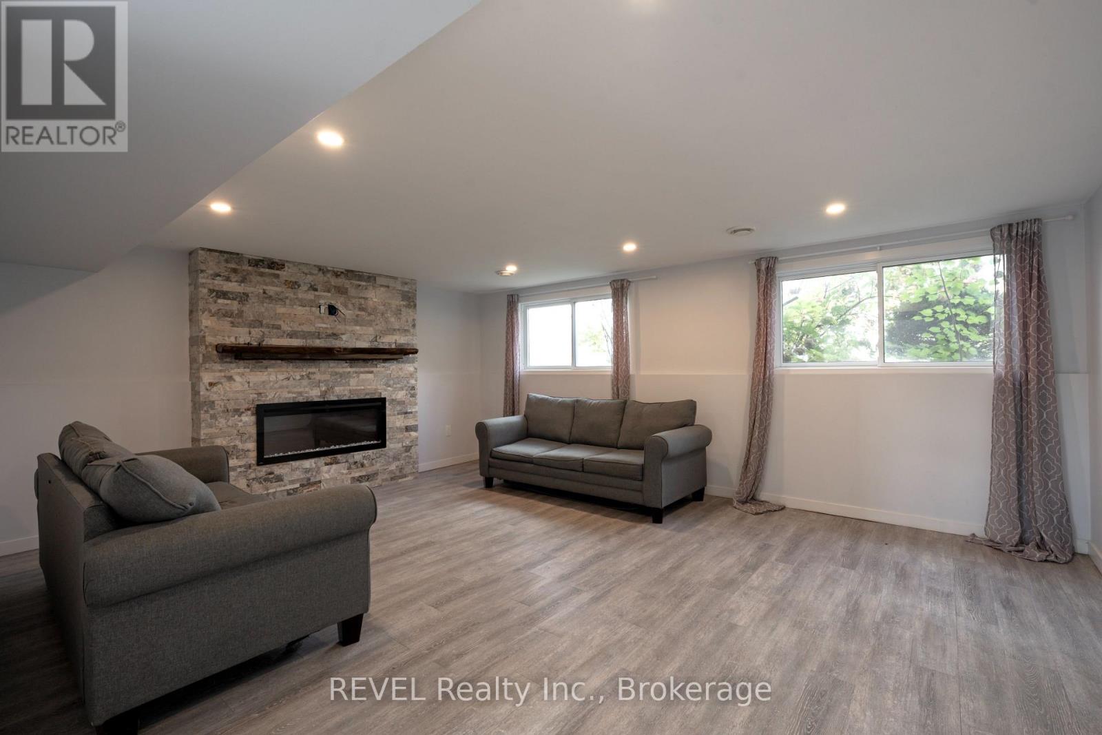 1269 1273 Larkin Road E, Niagara-On-The-Lake (River), Ontario  L0S 1J0 - Photo 34 - X12482234