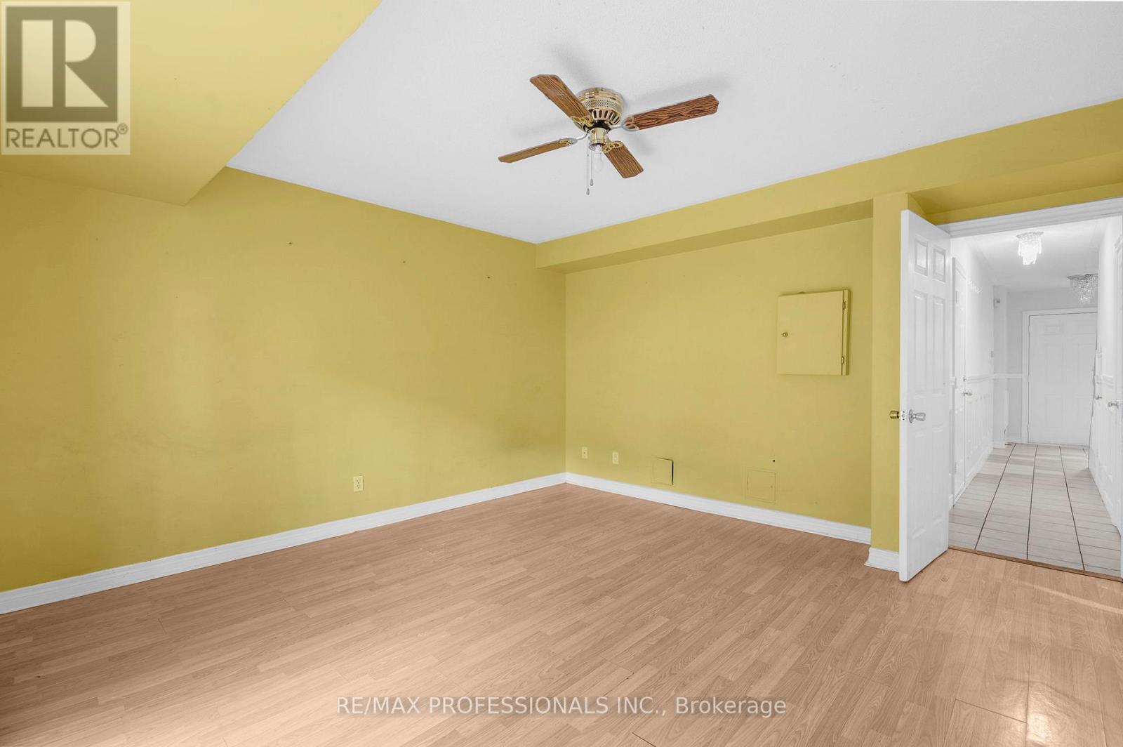 17 - 384 Limeridge Road E, Hamilton, Ontario  L9A 2S7 - Photo 12 - X12482209