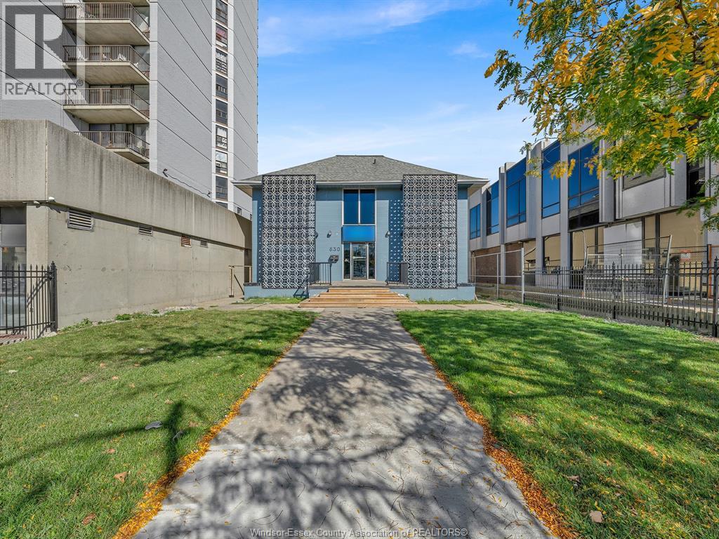 830 Ouellette, Windsor, Ontario  N9A 1C6 - Photo 2 - 25027141