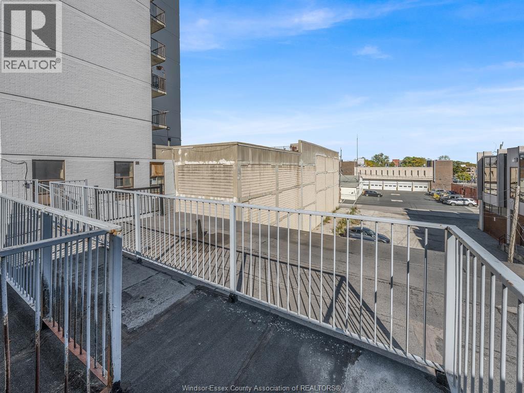 830 Ouellette, Windsor, Ontario  N9A 1C6 - Photo 8 - 25027141