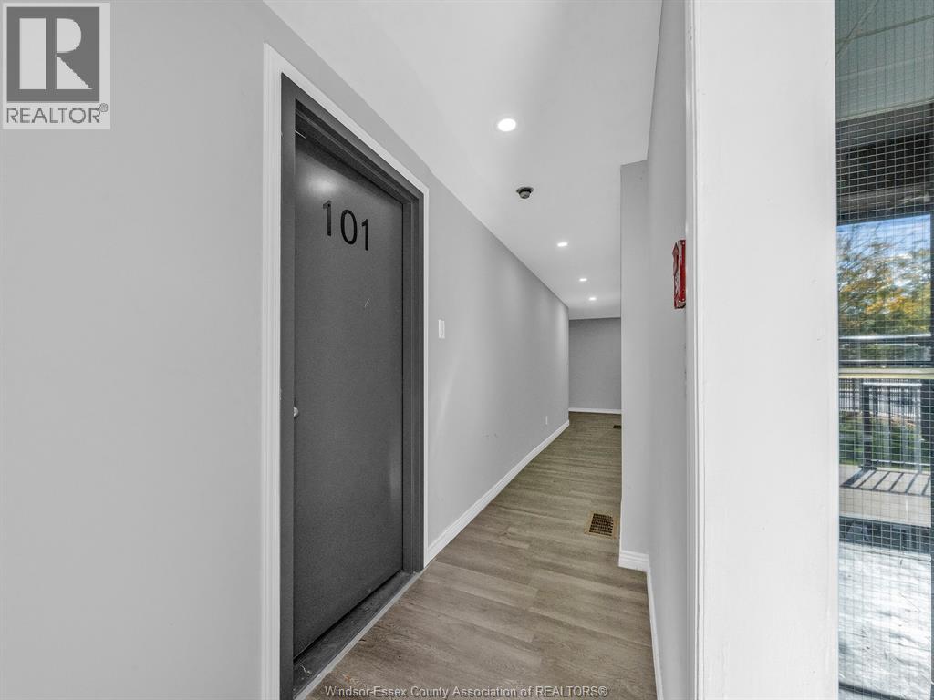 830 Ouellette, Windsor, Ontario  N9A 1C6 - Photo 10 - 25027141
