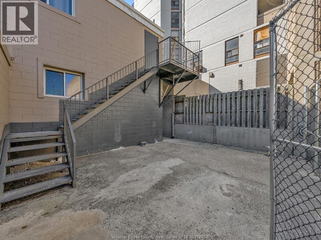 830 Ouellette, Windsor, Ontario  N9A 1C6 - Photo 6 - 25027141