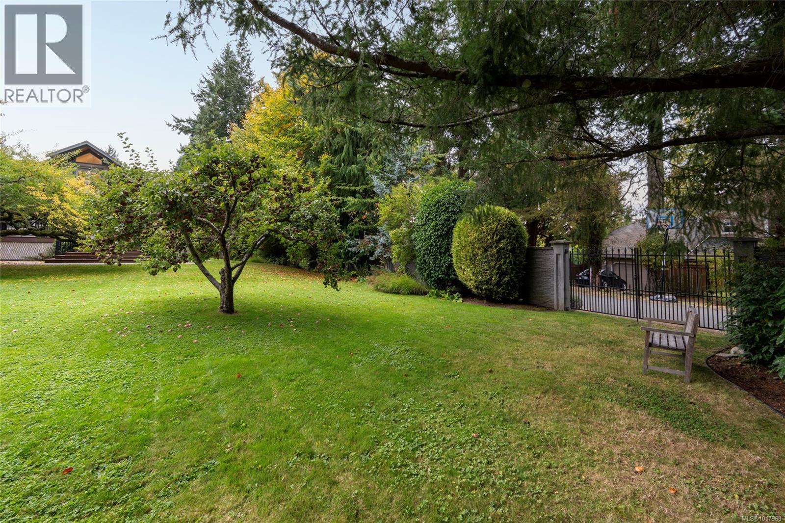 1690 Ash Rd, Saanich, British Columbia  V8N 2T5 - Photo 52 - 1017968