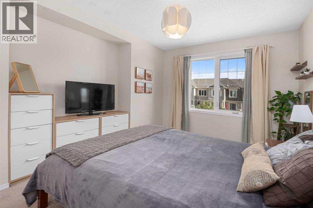 19 Windstone Green Sw, Airdrie, Alberta  T4B 0N8 - Photo 6 - A2257075