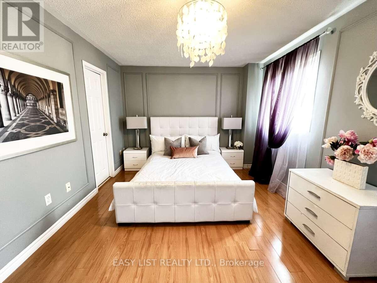 74 - 95 Weldrick Road E, Richmond Hill, Ontario  L4C 0H6 - Photo 12 - N12482236