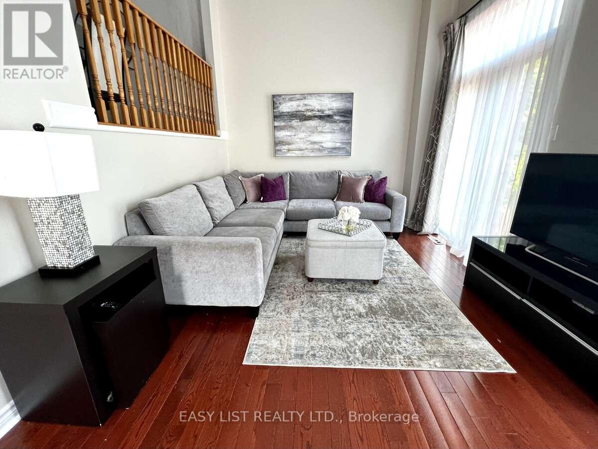 74 - 95 Weldrick Road E, Richmond Hill, Ontario  L4C 0H6 - Photo 4 - N12482236