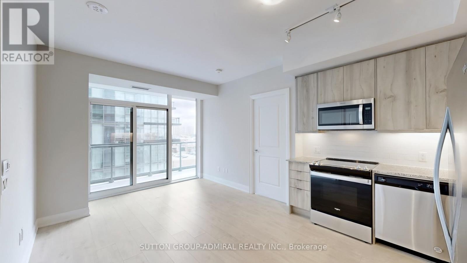 716 - 10 Gatineau Drive, Vaughan, Ontario  L4J 0L2 - Photo 5 - N12482250