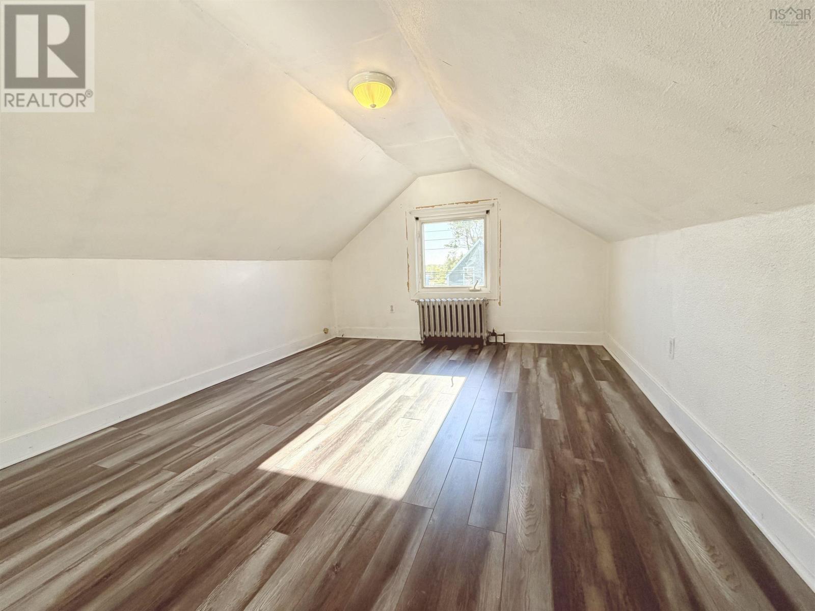 18 Highland Street, Glace Bay, Nova Scotia  B1A 2T5 - Photo 13 - 202524649