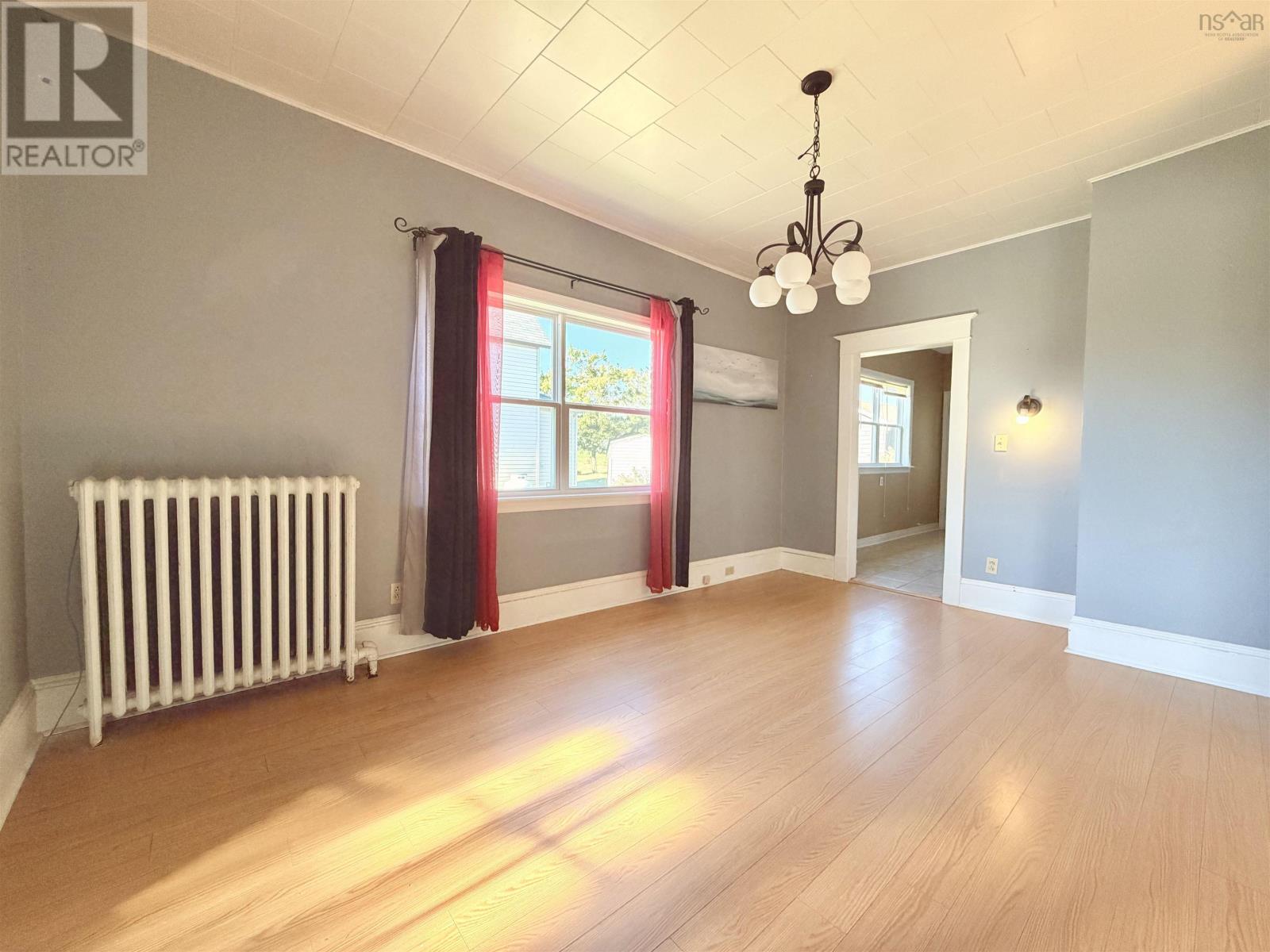 18 Highland Street, Glace Bay, Nova Scotia  B1A 2T5 - Photo 6 - 202524649