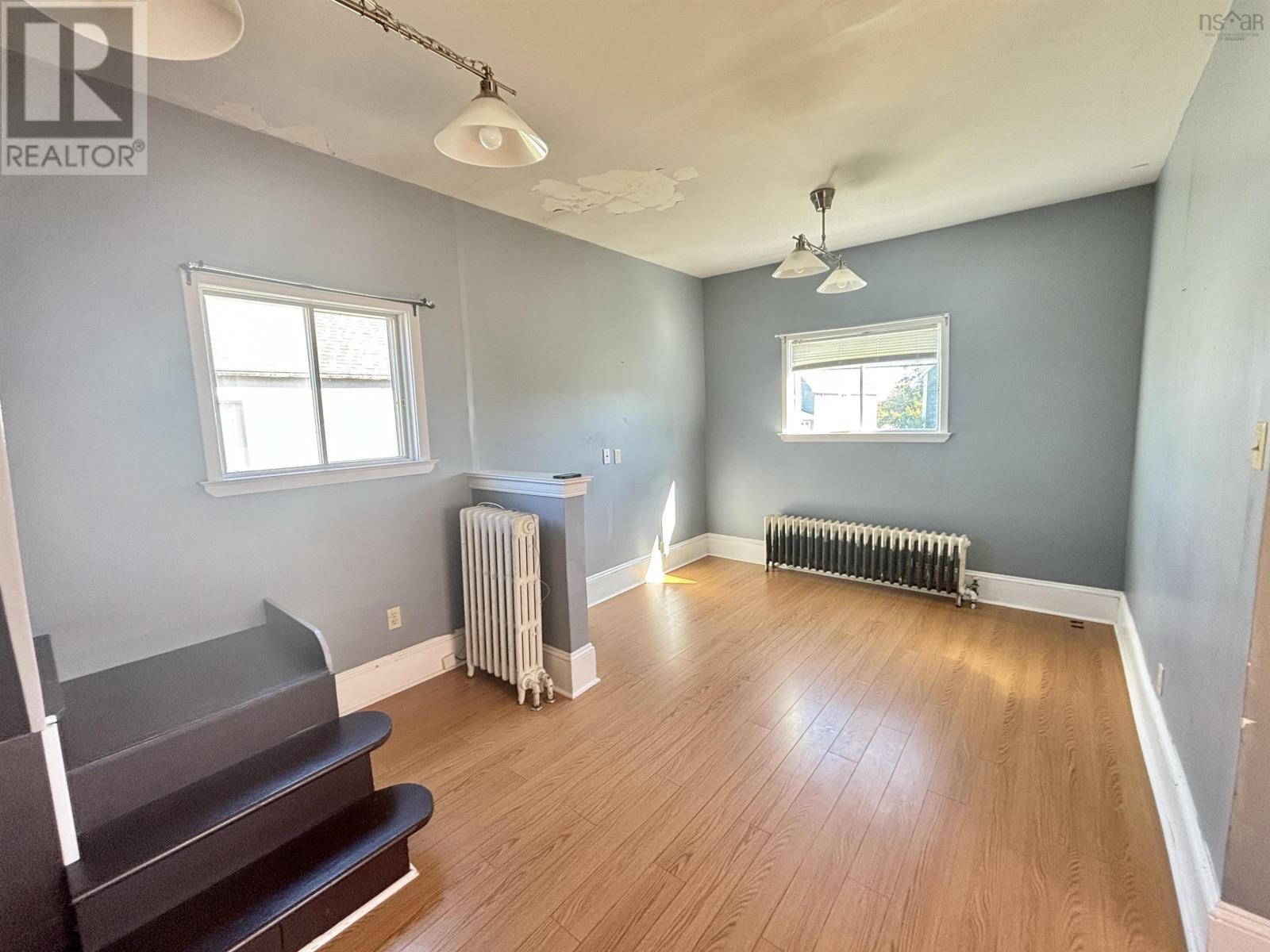 18 Highland Street, Glace Bay, Nova Scotia  B1A 2T5 - Photo 9 - 202524649