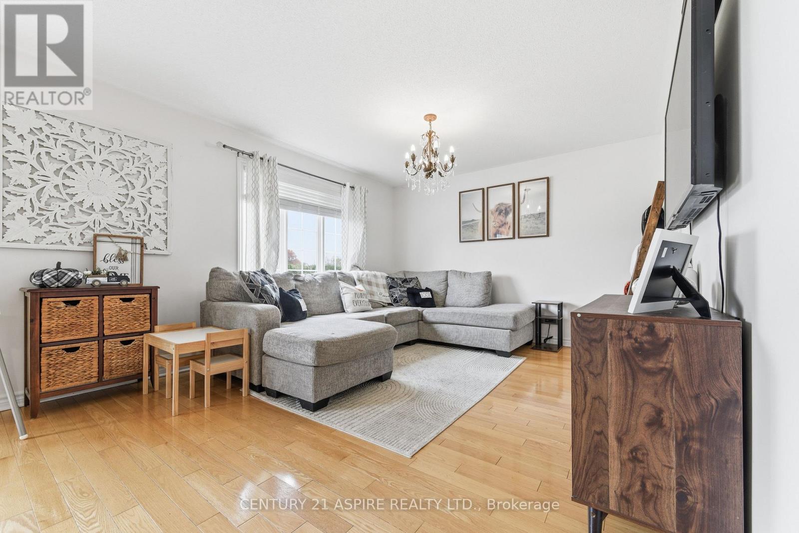 527 Angus Campbell Drive, Pembroke, Ontario  K8A 8K6 - Photo 13 - X12482266