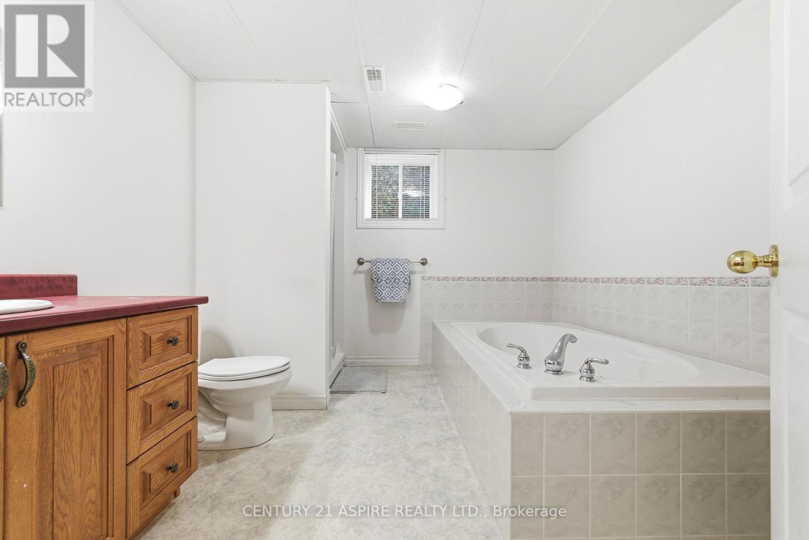 527 Angus Campbell Drive, Pembroke, Ontario  K8A 8K6 - Photo 32 - X12482266