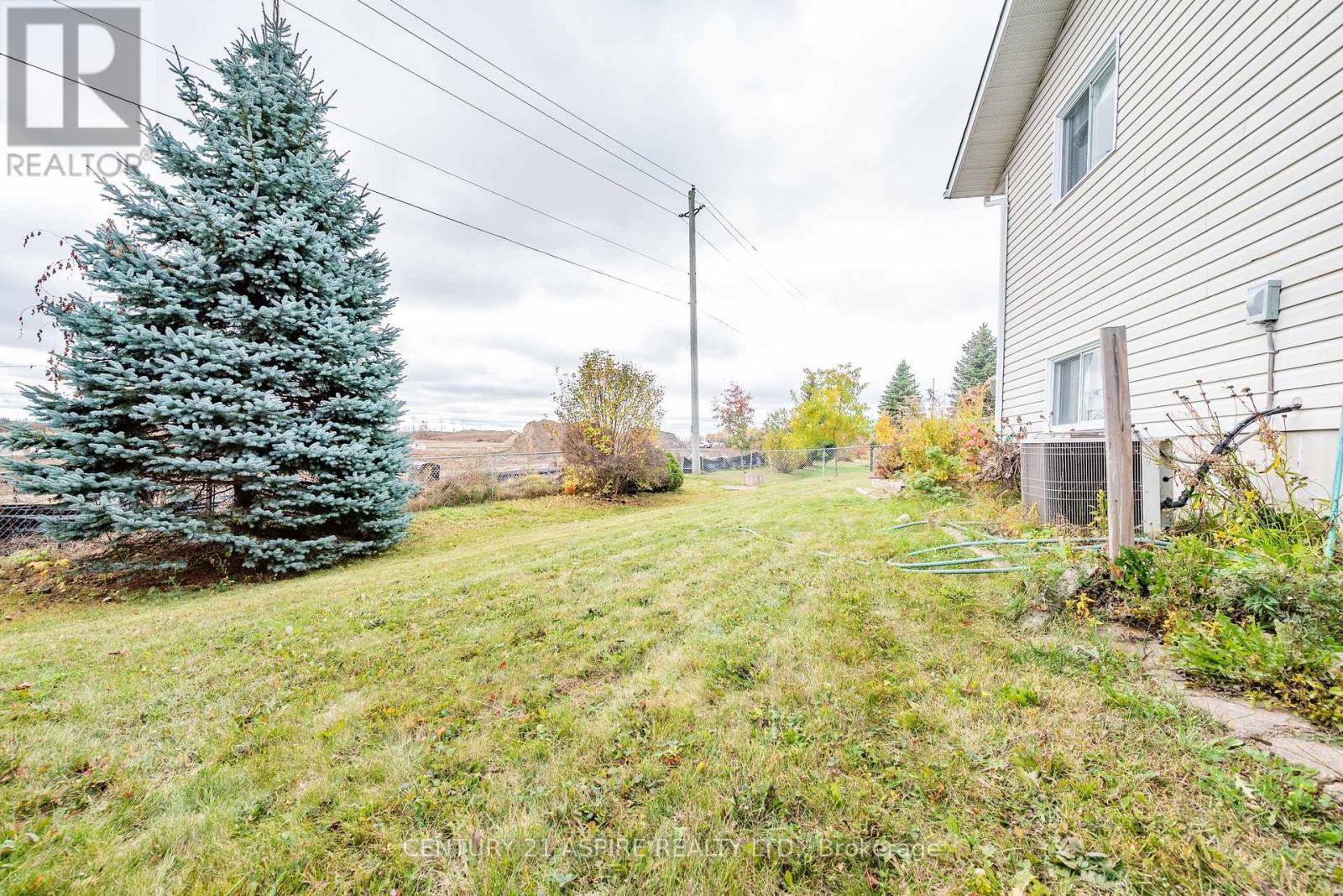 527 Angus Campbell Drive, Pembroke, Ontario  K8A 8K6 - Photo 6 - X12482266