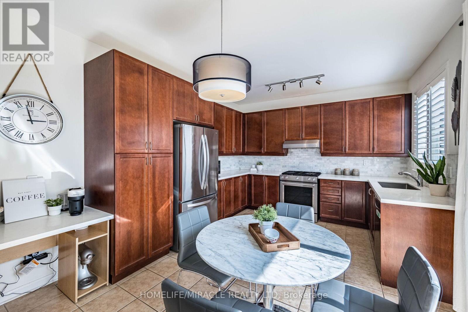851 Bennett Boulevard, Milton, Ontario  L9T 6X9 - Photo 15 - W12482216