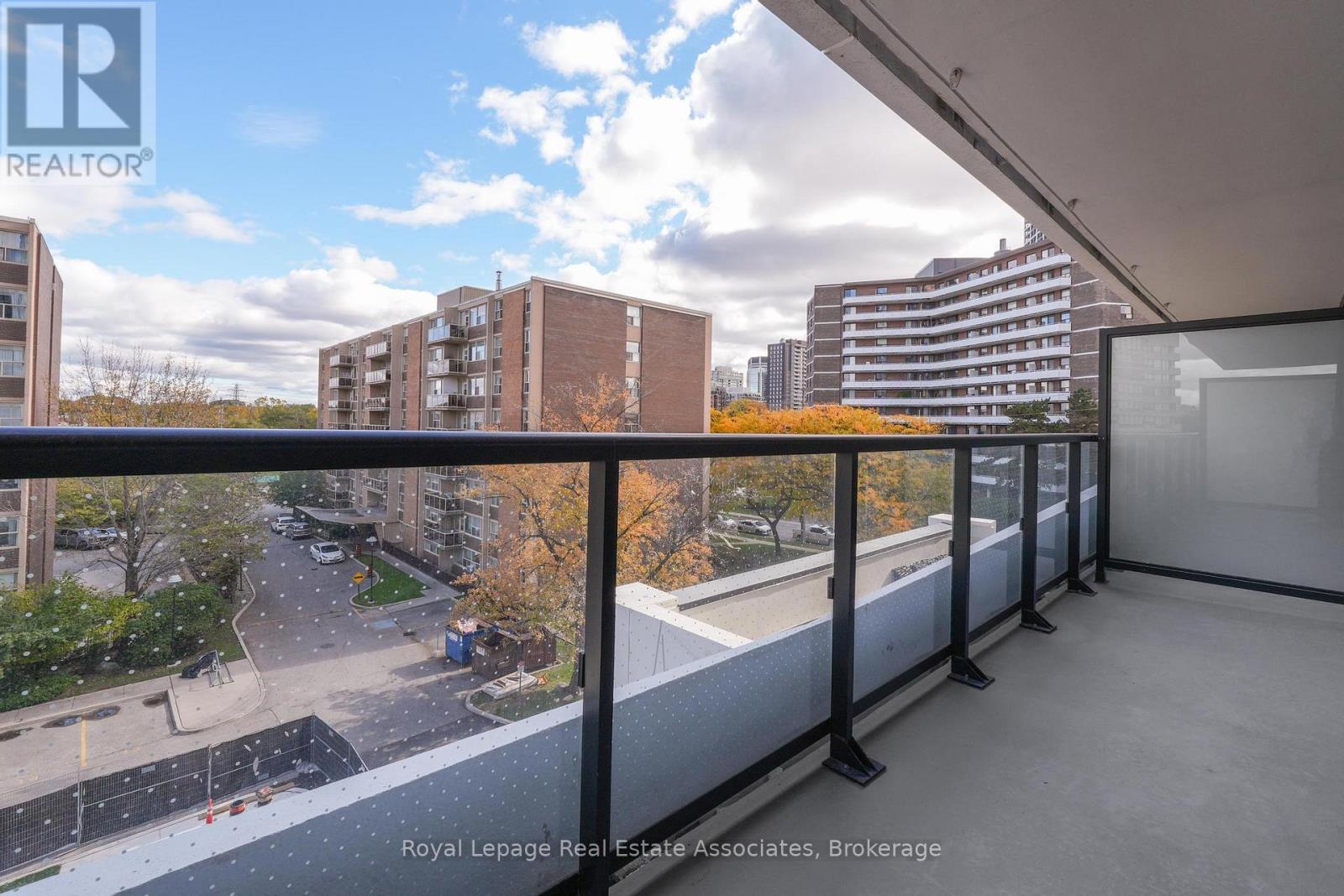 414 - 60 Central Park Roadway, Toronto, Ontario  M9A 0E6 - Photo 12 - W12482218