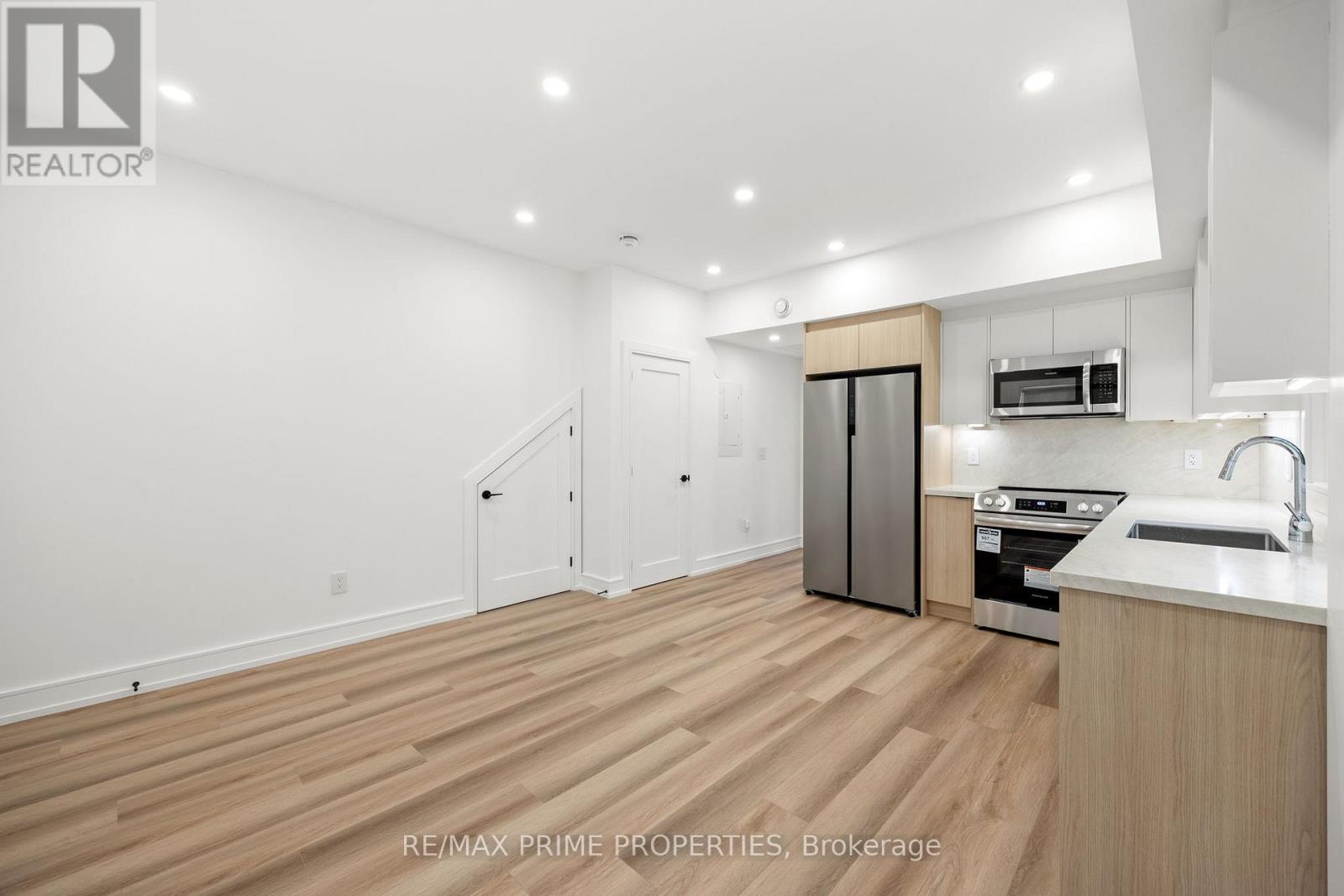 202 - 43 Batavia Avenue, Toronto, Ontario  M6N 4A1 - Photo 3 - W12482220
