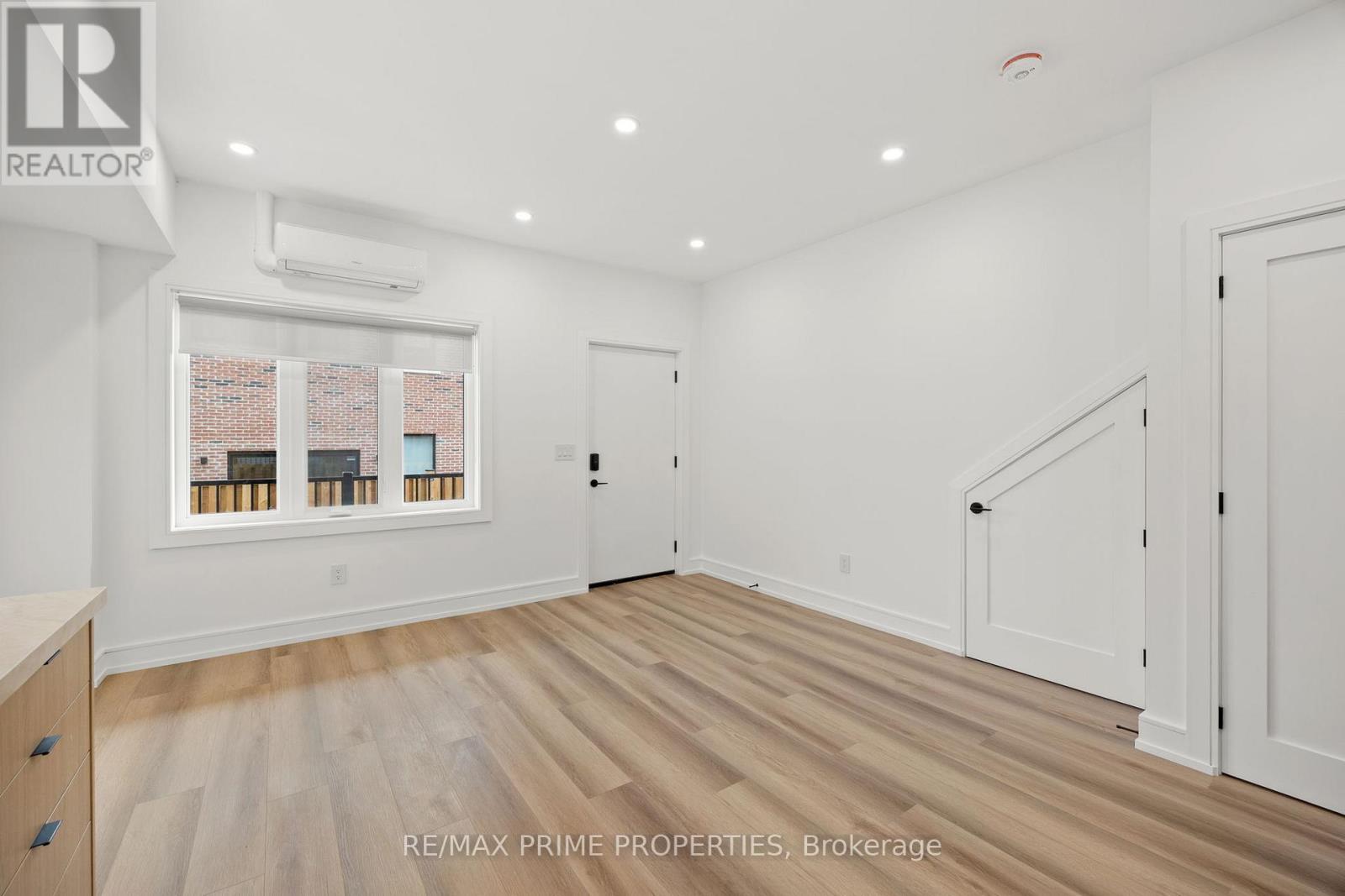 202 - 43 Batavia Avenue, Toronto, Ontario  M6N 4A1 - Photo 6 - W12482220