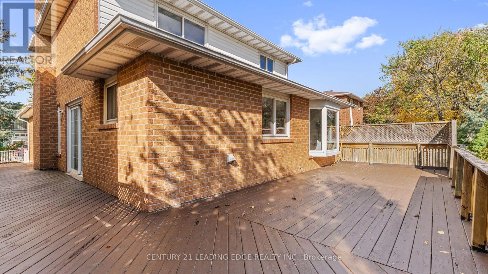 42 Tanager Square, Brampton, Ontario  L6Z 1X2 - Photo 25 - W12482226
