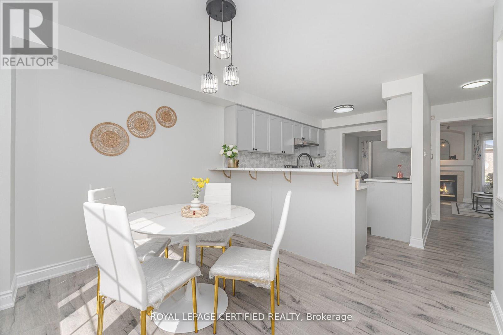 123 Dunlop Court, Brampton, Ontario  L6X 5A6 - Photo 13 - W12482229