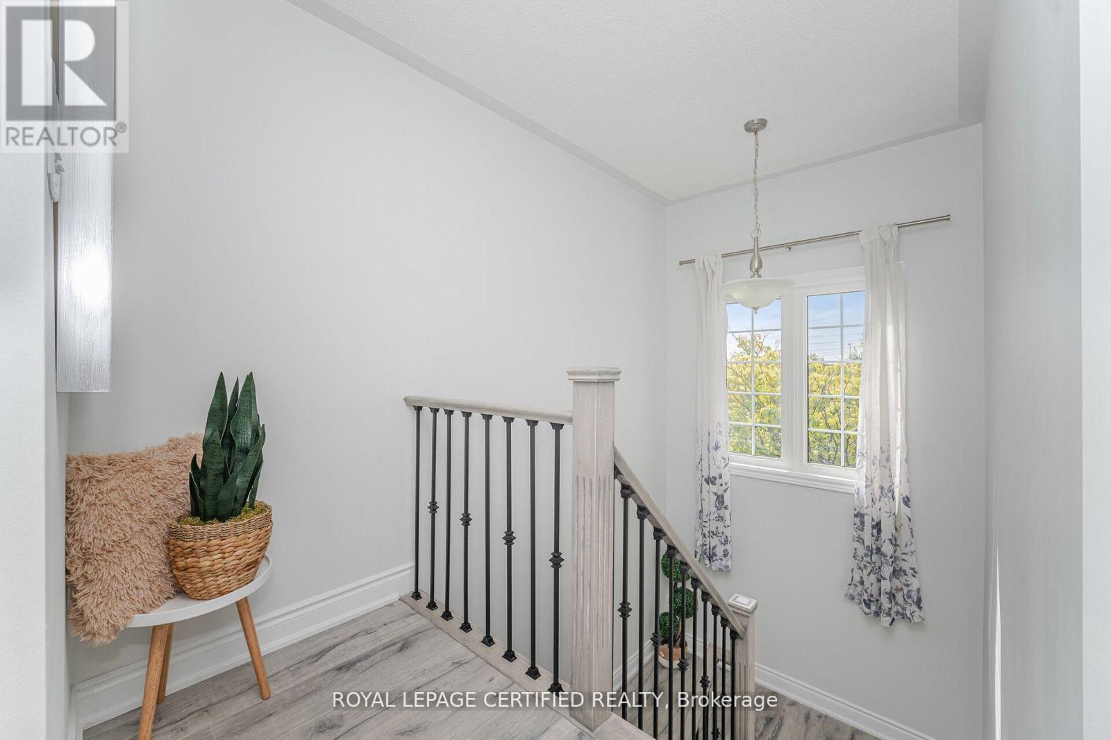 123 Dunlop Court, Brampton, Ontario  L6X 5A6 - Photo 21 - W12482229