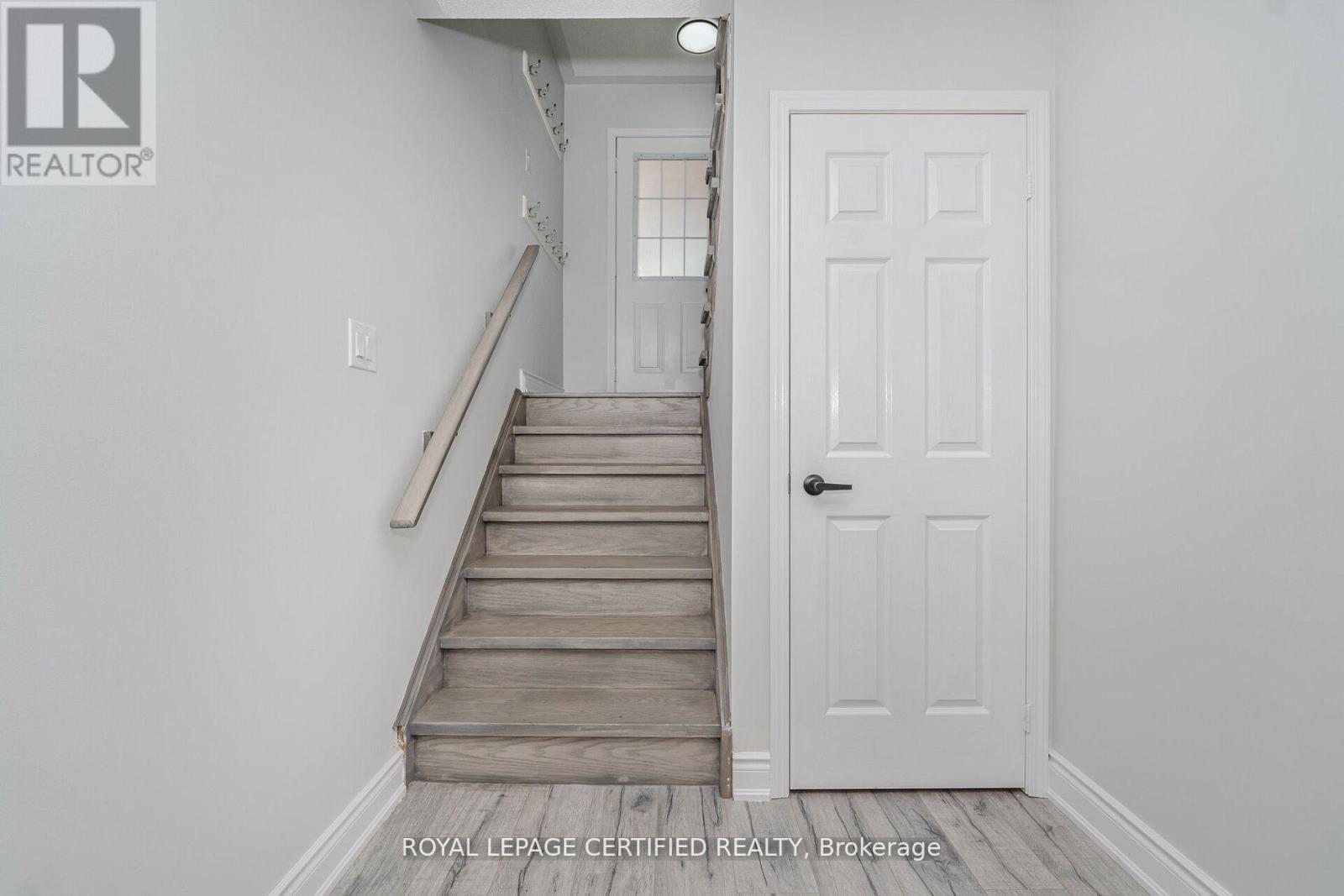 123 Dunlop Court, Brampton, Ontario  L6X 5A6 - Photo 33 - W12482229