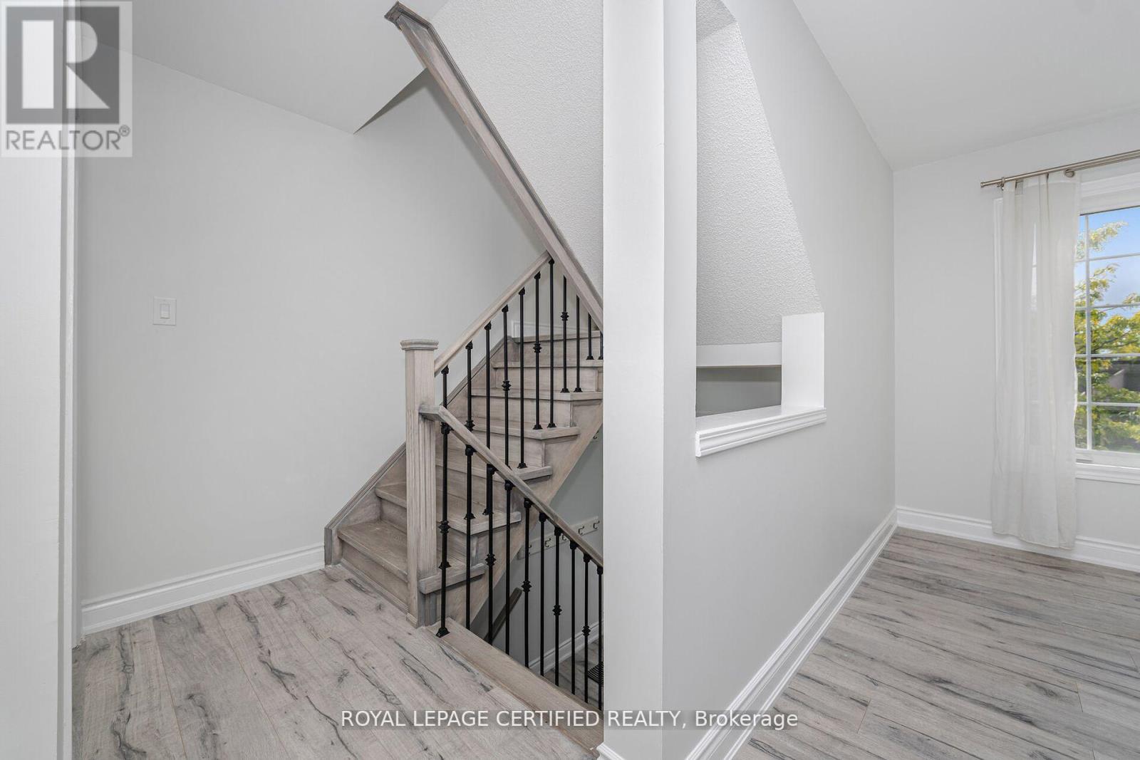 123 Dunlop Court, Brampton, Ontario  L6X 5A6 - Photo 7 - W12482229