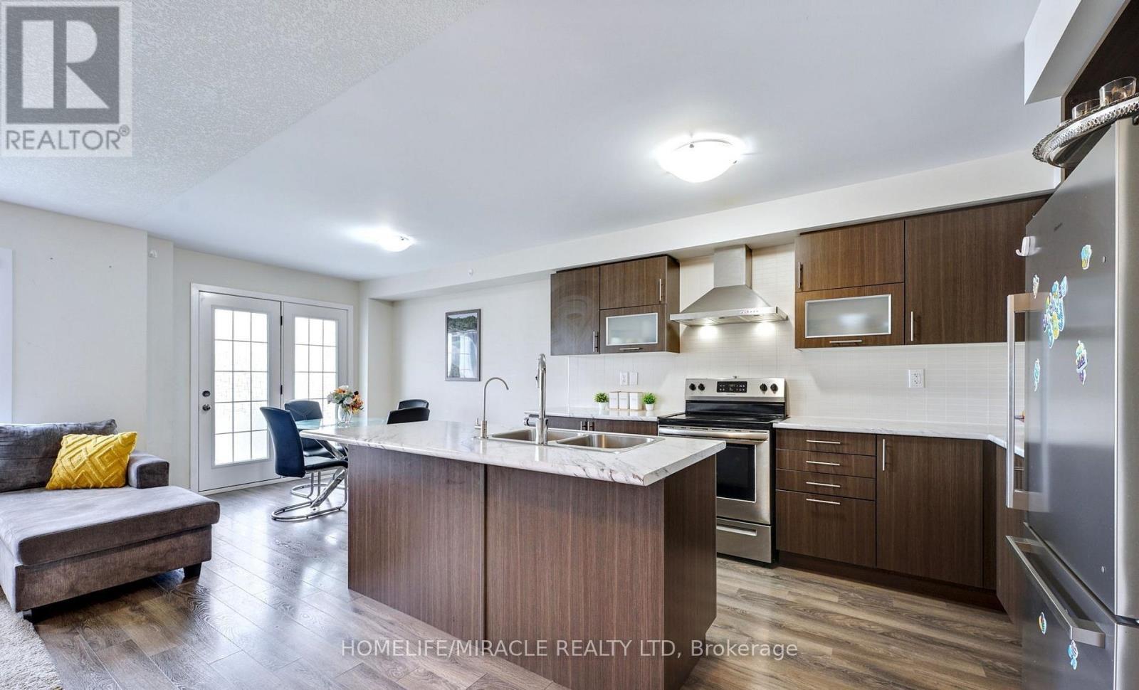 108 Golden Spring Drive, Brampton, Ontario  L7A 4N7 - Photo 10 - W12482232