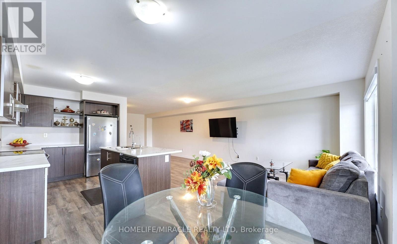 108 Golden Spring Drive, Brampton, Ontario  L7A 4N7 - Photo 18 - W12482232