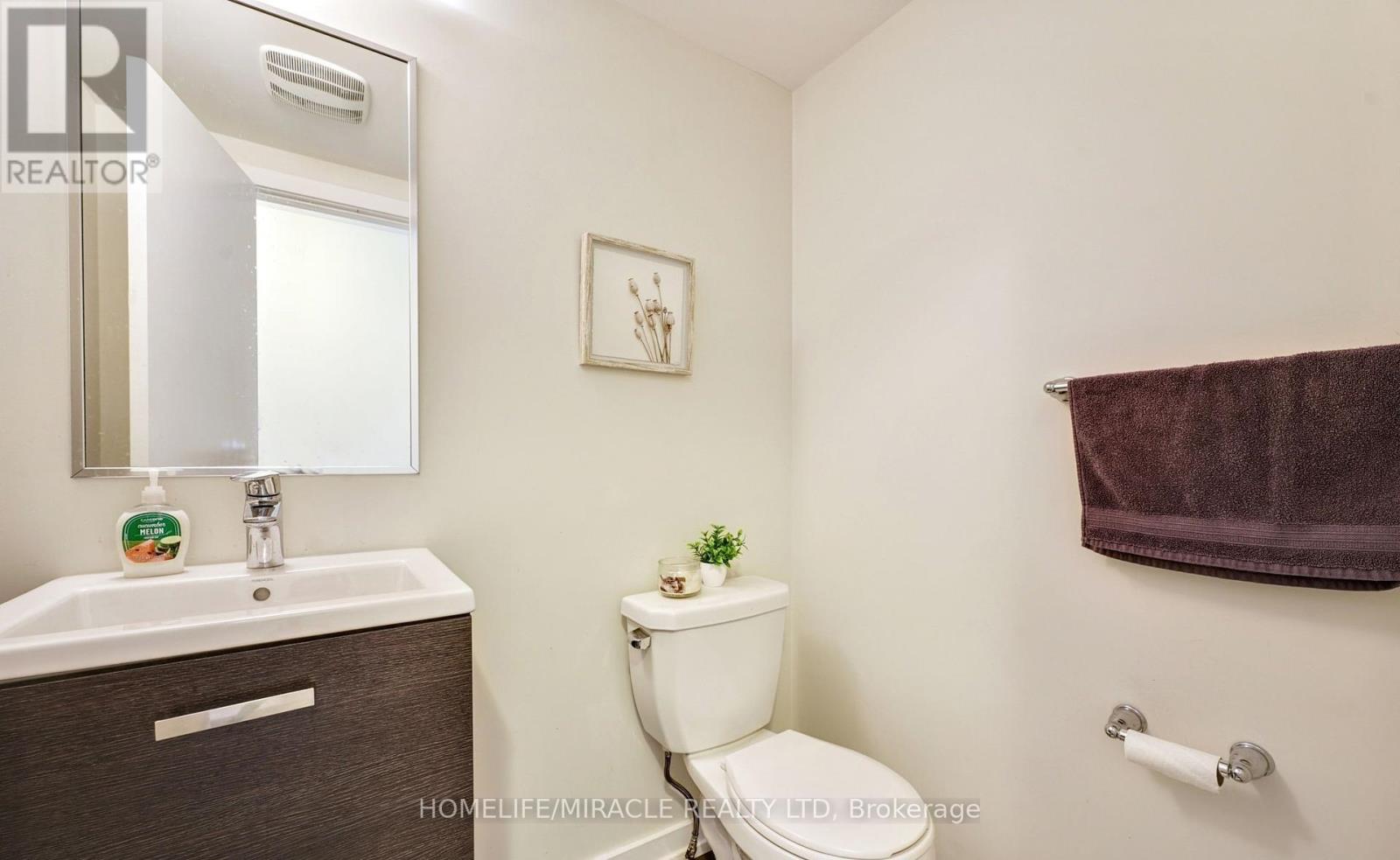 108 Golden Spring Drive, Brampton, Ontario  L7A 4N7 - Photo 26 - W12482232