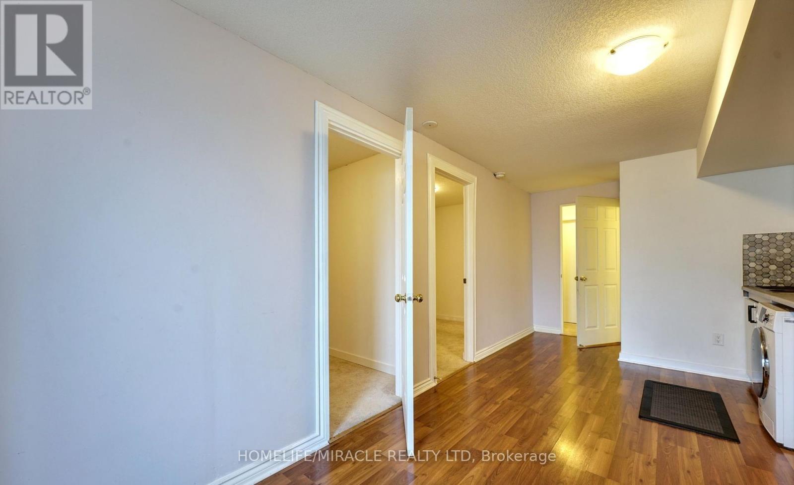 108 Golden Spring Drive, Brampton, Ontario  L7A 4N7 - Photo 36 - W12482232