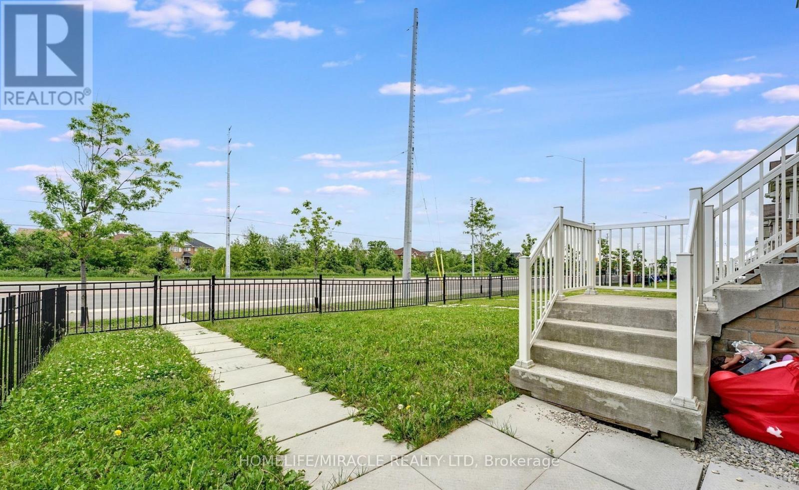 108 Golden Spring Drive, Brampton, Ontario  L7A 4N7 - Photo 40 - W12482232
