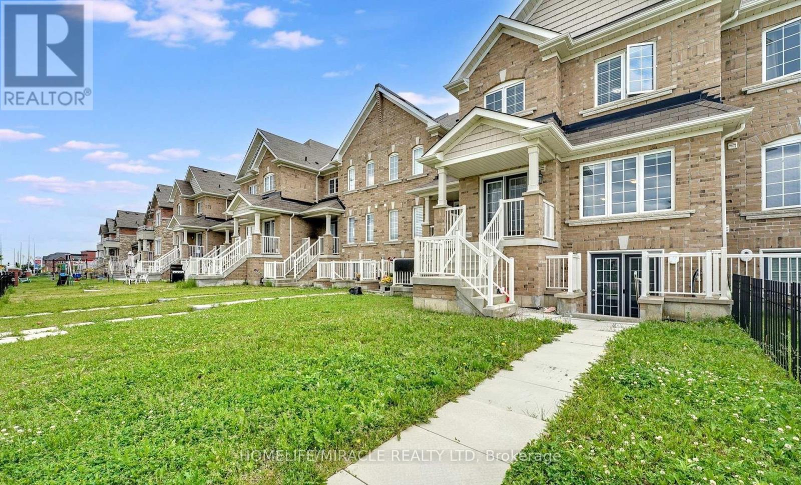 108 Golden Spring Drive, Brampton, Ontario  L7A 4N7 - Photo 41 - W12482232