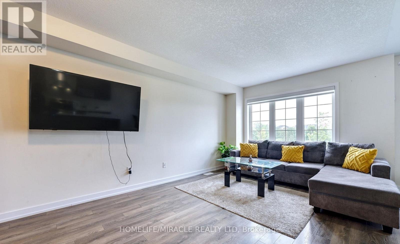 108 Golden Spring Drive, Brampton, Ontario  L7A 4N7 - Photo 8 - W12482232