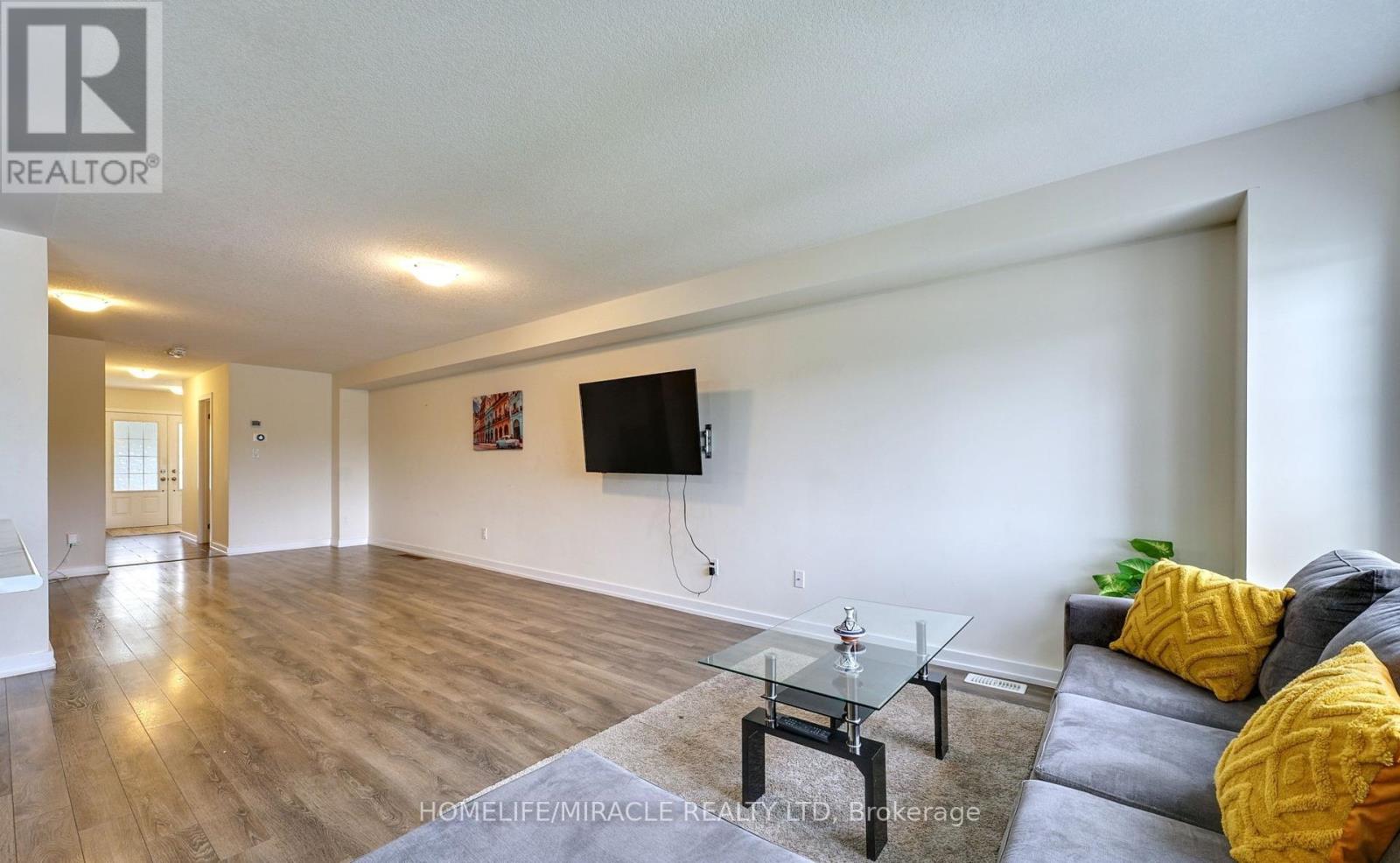 108 Golden Spring Drive, Brampton, Ontario  L7A 4N7 - Photo 9 - W12482232