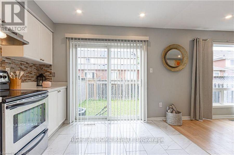 1407 Mcdermott Way N, Milton, Ontario  L9T 6L6 - Photo 10 - W12482238